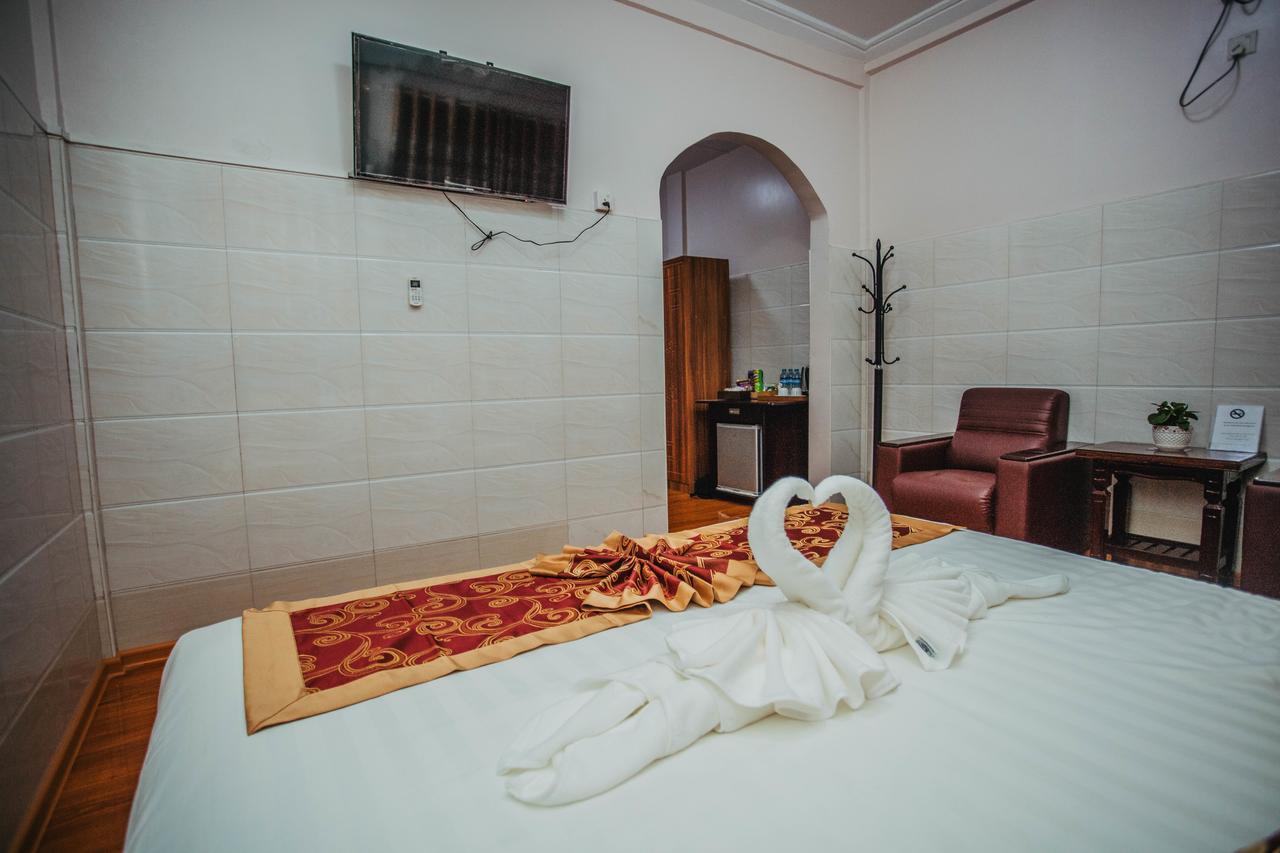 Amber Palace Hotel Myitkyina Exterior photo